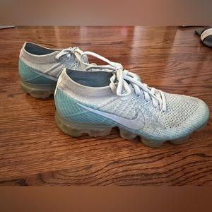 Nike air vapor max 2017 flying. size 7.5